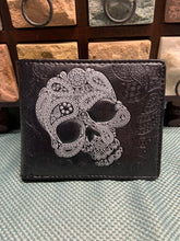 Load image into Gallery viewer, Mens Wallet - Skull
