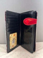 Load image into Gallery viewer, Large Women&#39;s Wallet - Canada Flag
