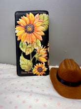 Load image into Gallery viewer, Large Women’s Wallet - Goat Black
