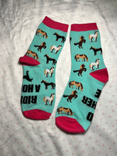 Load image into Gallery viewer, Socks - Horse 6
