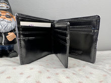 Load image into Gallery viewer, Mens Wallet - Skull Portrait
