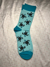 Load image into Gallery viewer, Socks - Sea Turtles
